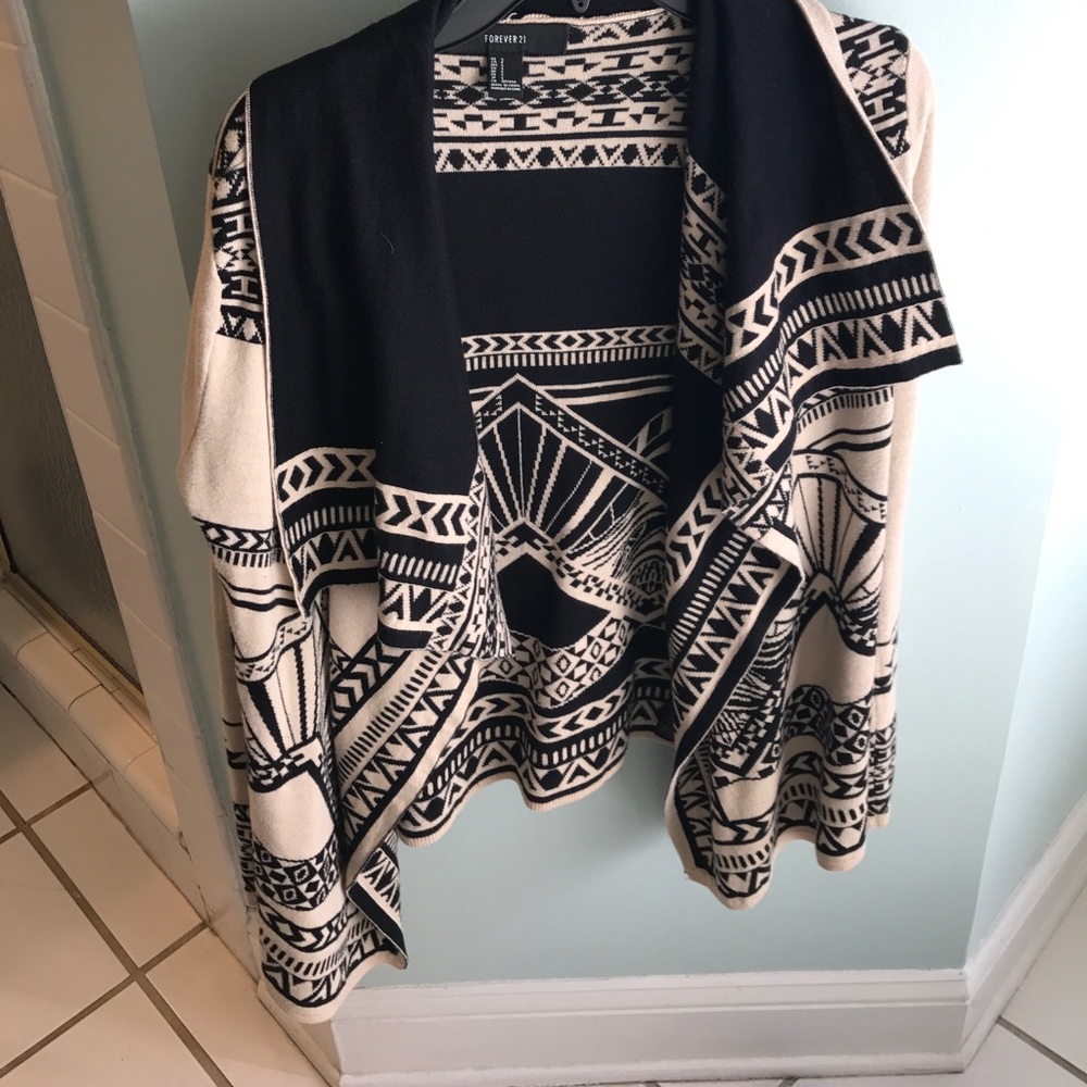 Adorable Aztec patterned sweater